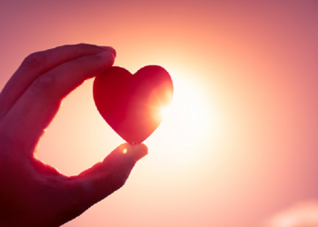 Saling Memandang Suami Istri, Prilaku Kecil Tapi Sangat Istimewa