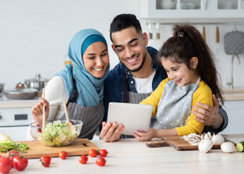 Delapan Adab Bercanda dalam Keluarga agar Bernilai Pahala