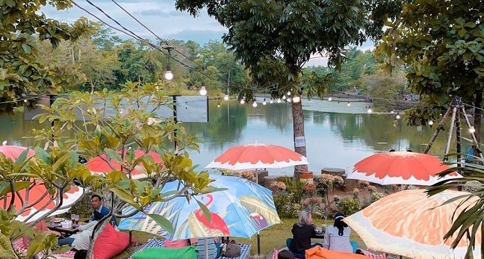 Warung Tepi Danau, Piknik Asyik di Tepi Danau Situ Burung Bogor