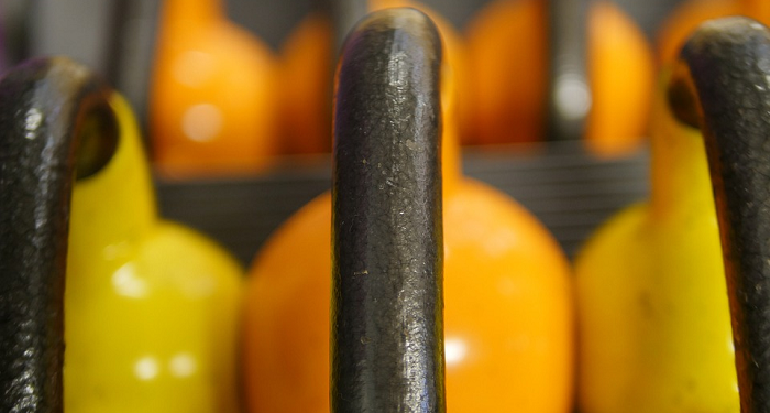 Saling Menanggung Beban Suami Istri Bisa Menjaga Keharmonisan