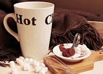 6 Jenis Makanan dan Minuman yang Tidak Baik Dikonsumsi saat Malam Hari