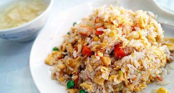 Sarapan Pagi dengan Nasi Goreng Kampung ala Dhila Sina