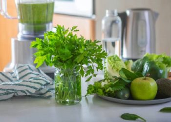 Cara Mudah Membuat Bubuk Seledri Homemade