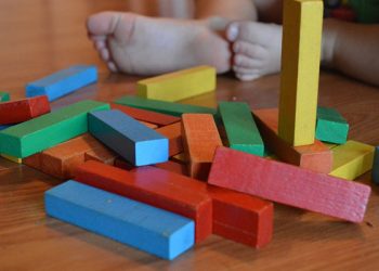 10 Permainan Melatih Komunikasi pada Anak