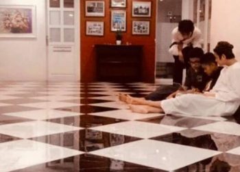 Kemajuan Pemikiran, Sekolah Kayak di Rumah