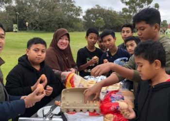 Mendidik seperti Menanam Pohon