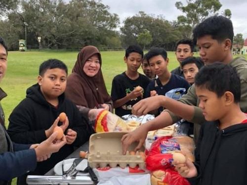 Mendidik seperti Menanam Pohon