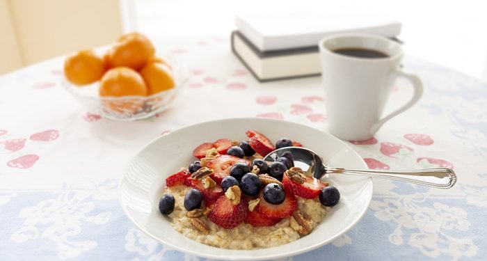 Lima Manfaat Sarapan Oatmeal bagi Kesehatan