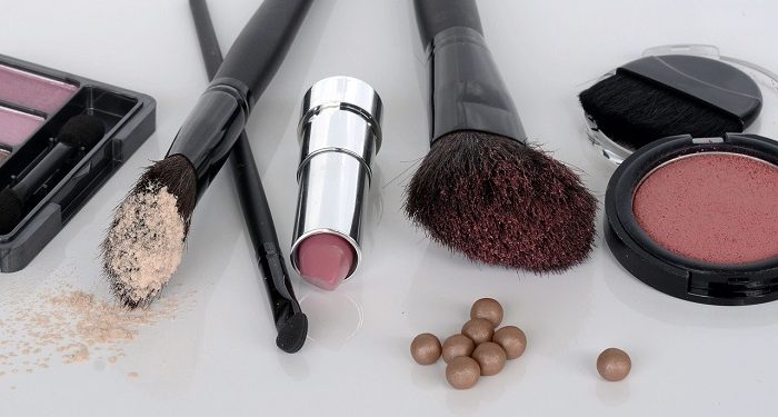 Hukum Menjual Produk Kecantikan