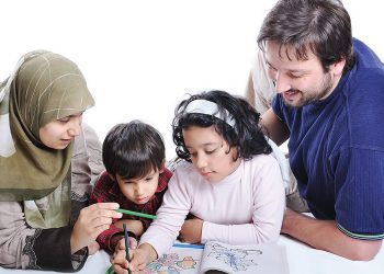 Tugas Utama Orangtua adalah Menggurui Anak