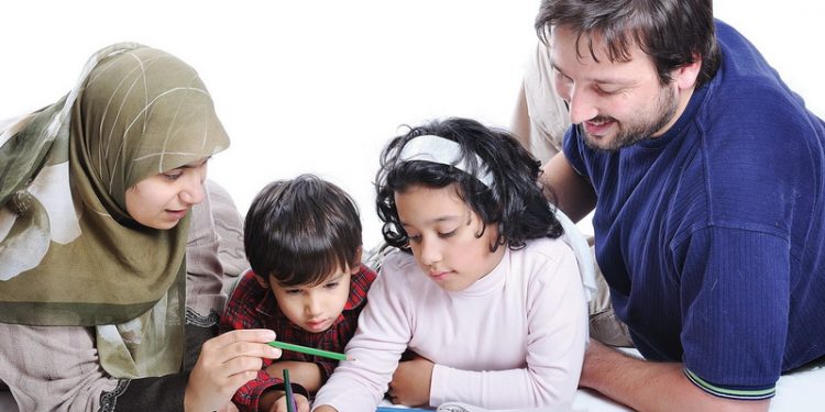 Tugas Utama Orangtua adalah Menggurui Anak