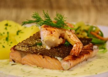3 Ide Menu Makan Siang dari Salmon dan Sayuran