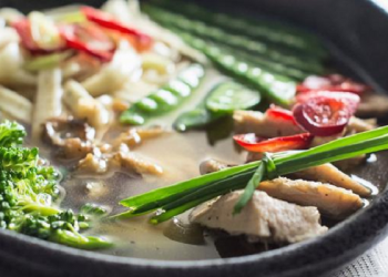 Tips Memasak Sop Ayam Kampung agar Kental dan Berdaging Empuk