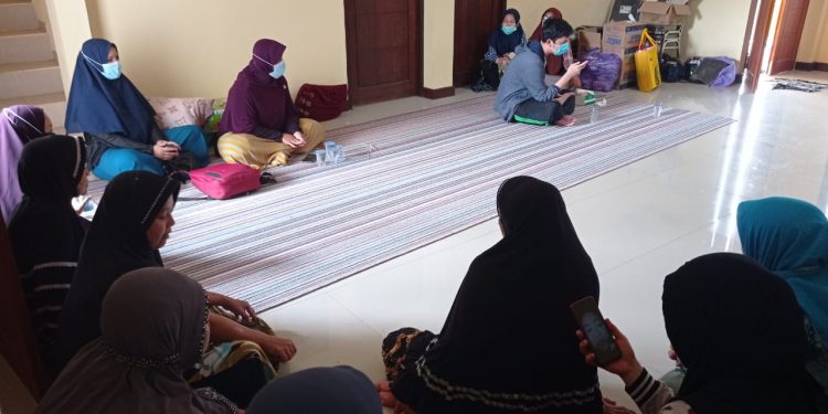 Banjir Melanda, Salimah Banjarmasin Berikan Penguatan Psikologis Pengungsi