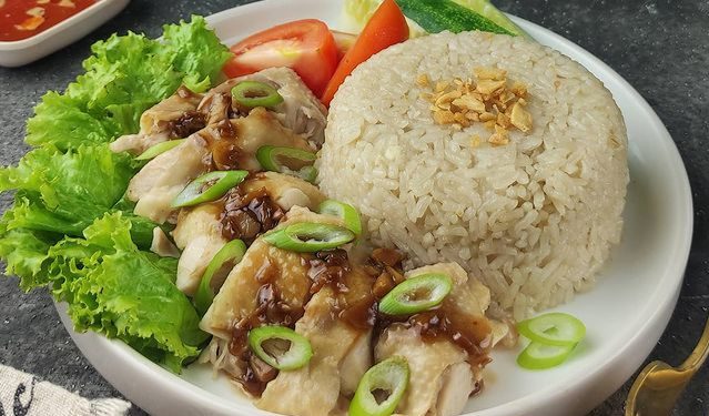 Resep Nasi Ayam Hainan, Ide Sajian Komplit dalam Satu Hidangan