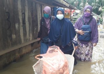 Salimah Tabalong Distribusikan Bantuan untuk Korban Banjir