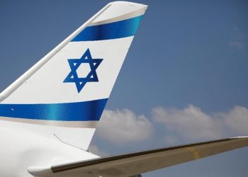 Israel Larang Semua Penerbangan Internasional untuk Cegah Penyebaran Covid-19