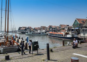 Pelajaran dari Belanda: Rasisme dan Etika Pejabat Publik