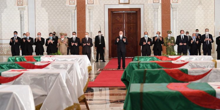 Macron Tolak Minta Maaf atas Kejahatan Perang Prancis di Aljazair