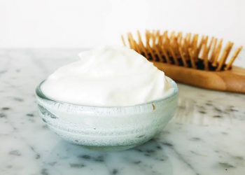 5 Cara Pakai Kondisioner agar Rambut Lembut dan Tidak Lepek