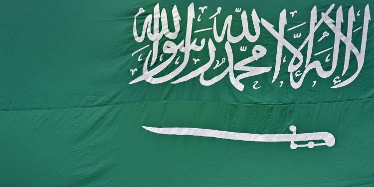 Usulan untuk Hapus Gambar Pedang di Bendera Saudi Tuai Kritikan