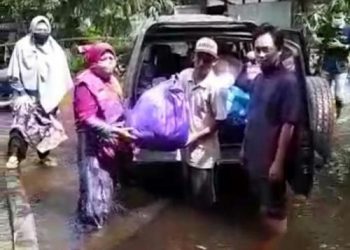 Salimah Kalsel Salurkan Bantuan untuk Korban Banjir