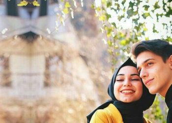 Saling Memandang Suami Istri, Prilaku Kecil tapi Istimewa