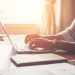 Suami Jualan Online Pakai Internet dari Istri