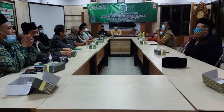 Lembaga Penanggulangan Bencana (LPB) MUI Sumbang 100 Juta untuk Korban Longsor Sumedang