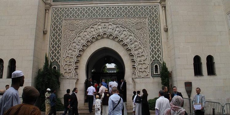 Tiga Kelompok Muslim Prancis Tolak Piagam Prinsip Islam