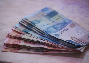 Menafkahi Keluarga Salah Satu Tanda Takwa