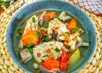 Yuk Hangatkan Tubuh dengan Sop Ayam Rempah
