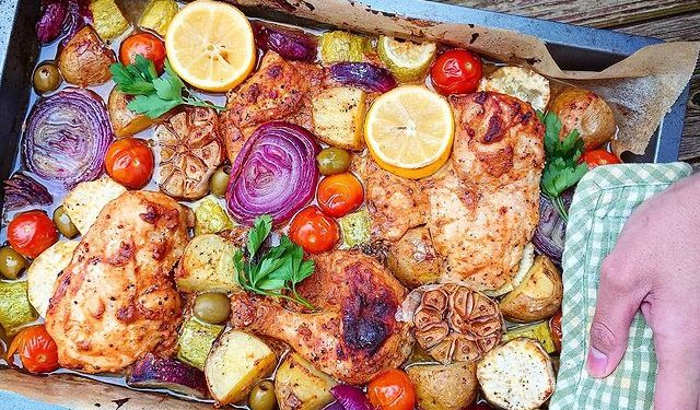 Makan Siang Sehat dengan Menu Mediterranean Chicken Dinner