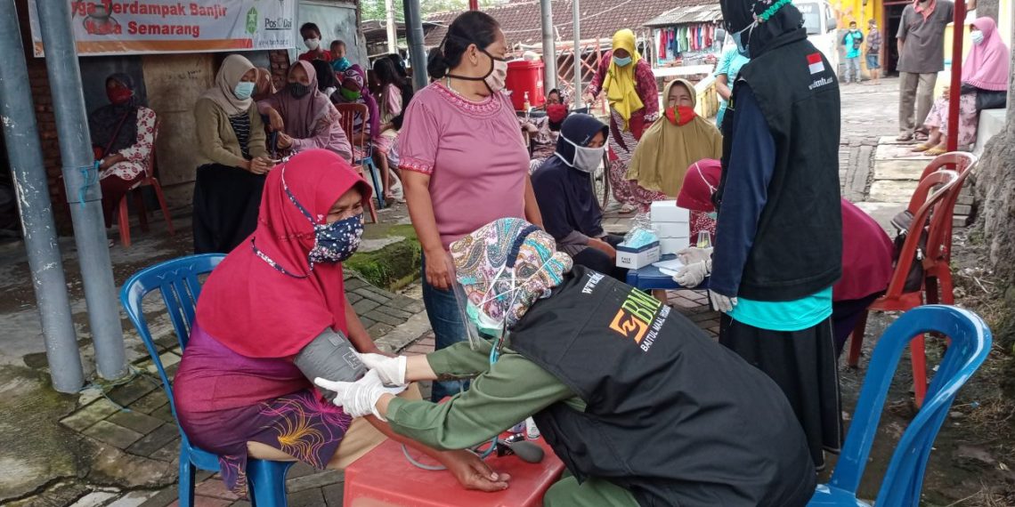 BMH Semarang dan KAB Gelar Baksos Kesehatan untuk Penyintas Banjir