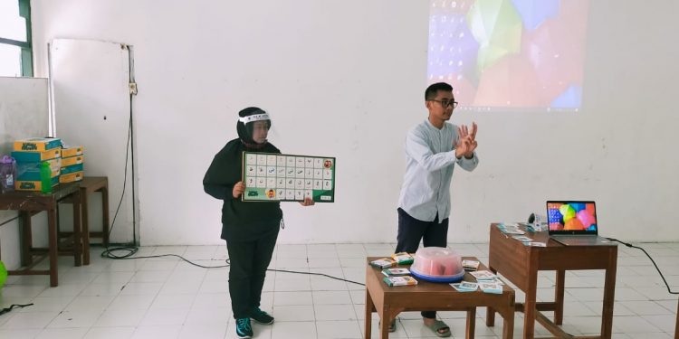 Kisah dalam Isyarat Bantu Teman Tuli Belajar Islam