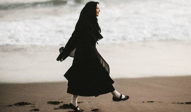 Inspirasi Outfit Serba Hitam dari Laudya Chintya Bella