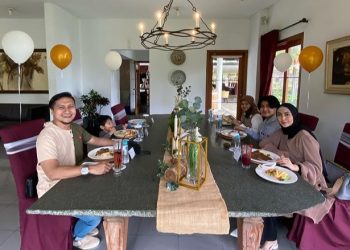 Fenita Arie: Romantic Lunch, Cara Menyegarkan Hubungan dengan Pasangan