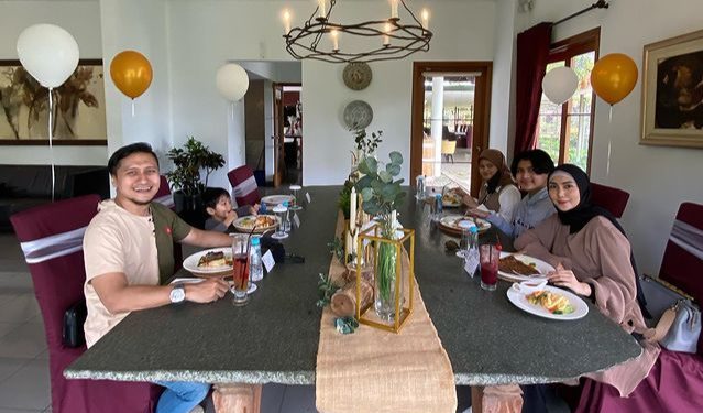 Fenita Arie: Romantic Lunch, Cara Menyegarkan Hubungan dengan Pasangan