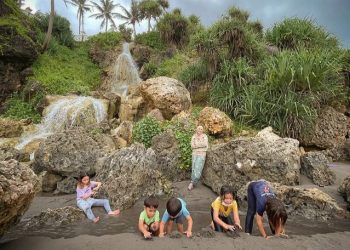 Menetap di Yogyakarta, Zaskia Adya Mecca Antusias Jelajah Alam bersama Keluarga