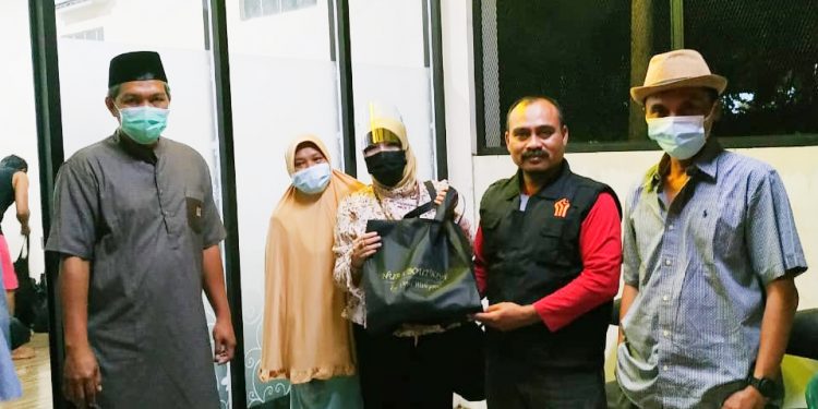 Peduli Banjir Jabodetabek, Nura Boutique by Oewi Wahyono Salurkan Bantuan di Tiga Titik