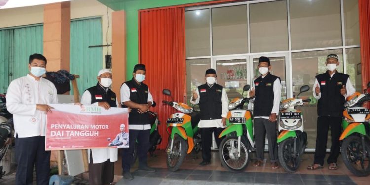 BMH Yogyakarta Perkuat Program Dakwah dengan Kembali Menyalurkan Lima Armada Dakwah