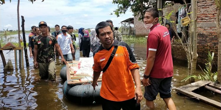 TASK Hidayatullah-IMADE Dan SANINDO Salurkan Bantuan Korban Banjir Demak
