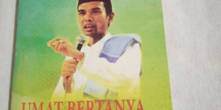 Buku Umat Bertanya Ustaz Abdul Somad Menjawab