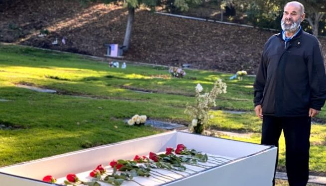 Menguburkan Orang Islam Selama Puluhan Tahun, COVID Mengambil Kehidupan Seorang Pemimpin Muslim LA