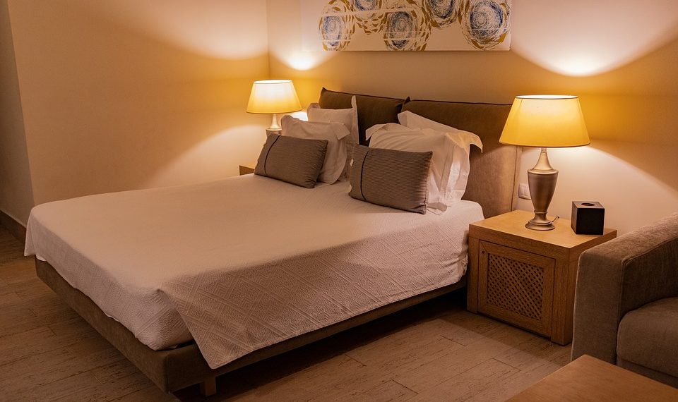 Adab Memasuki Kamar Orangtua