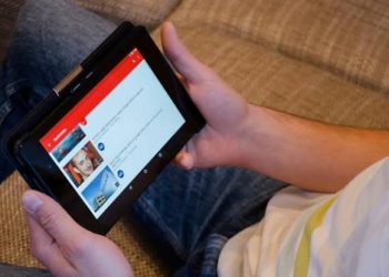 Hukum Belajar Agama dengan Sarana Video tanpa Hadir ke Majelis karena Kesibukan