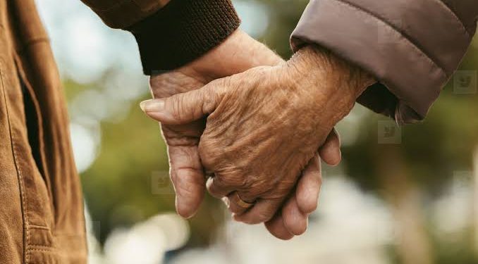 Bertambah Usia Bertambah Sayang