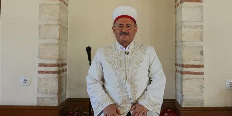 Imam Turki Bantu Para Pecandu Norkoba untuk Lepas dari Kebiasaan Buruk Mereka