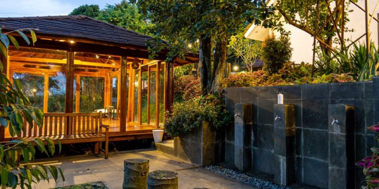 Richie’s Garden Resto, Nikmatnya Kuliner Nusantara dan Indahnya Gunung Salak