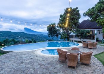 Richie’s Garden Resto, Nikmatnya Kuliner Nusantara dan Indahnya Gunung Salak